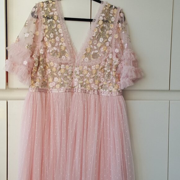 Needle & Thread ! Wildflower Ditsy Embroidered Tulle Gown (US16) - Picture 5 of 17